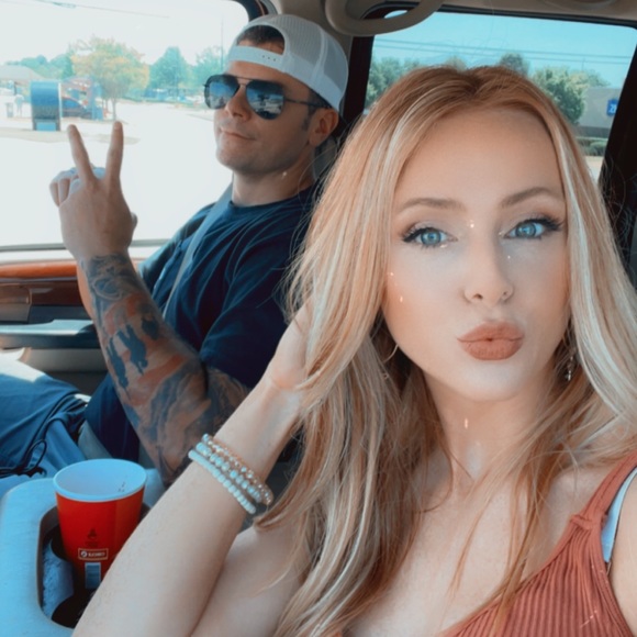 🌸🌞MEET YOUR SELLER🌞🌸 - Picture 2 of 8